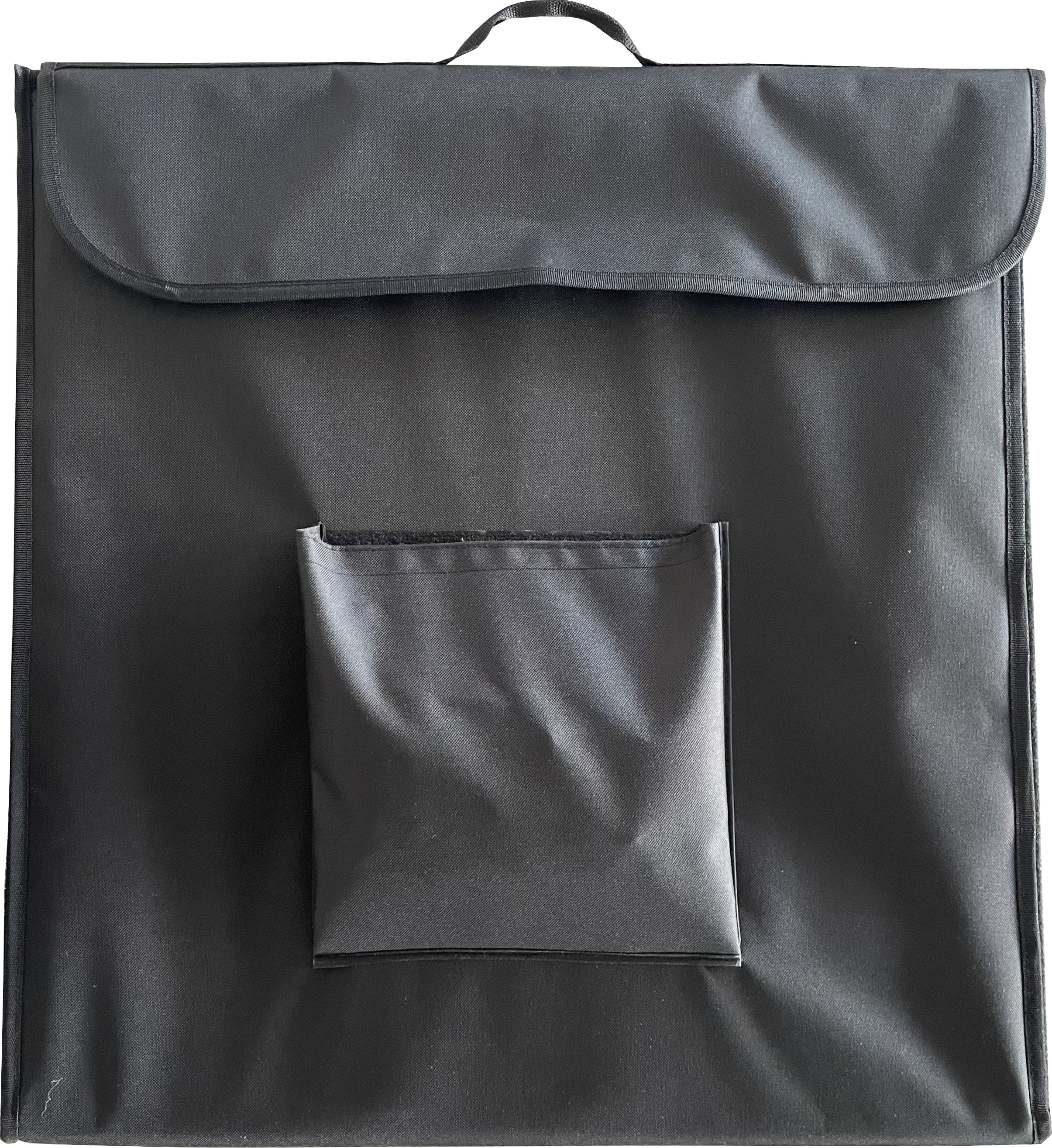 Eine schwarze rechteckige Tasche mit Henkel und einem zusätzlichen Fach an der Front.